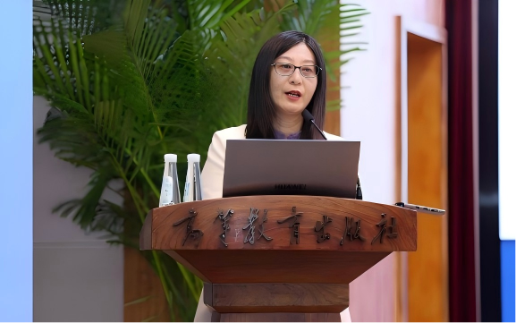 王春燕在教育部职业教育专业教学标准示范性宣传解读会上作重点解读